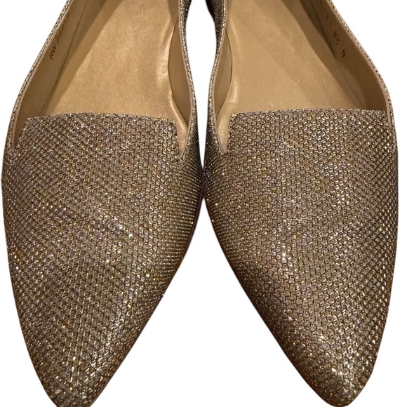 STUART WEITZMAN SZ 8.5  shiny pointed loafer - Picture 3 of 4
